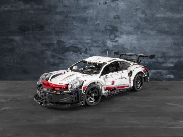 Porsche 911 RSR i Chevrolet Corvette ZR1 od LEGO